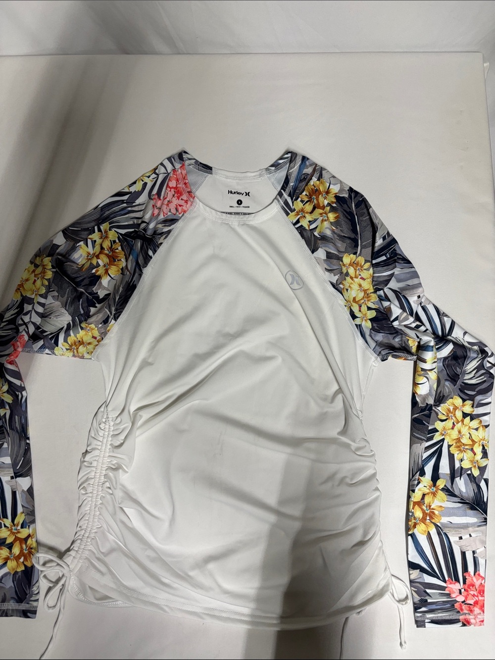Hurley Women’s S UPF 50+ Floral Long Sleeve Rash Guard Ruched Swim Top